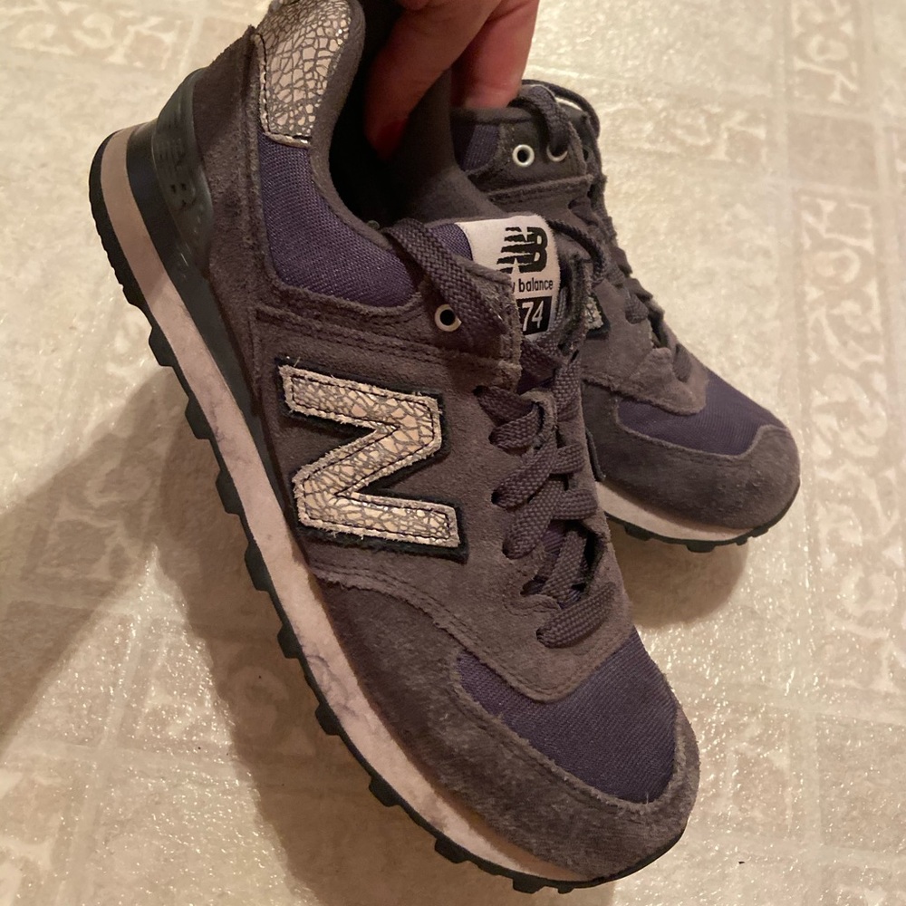 Used Women’s Suede New Balance 574